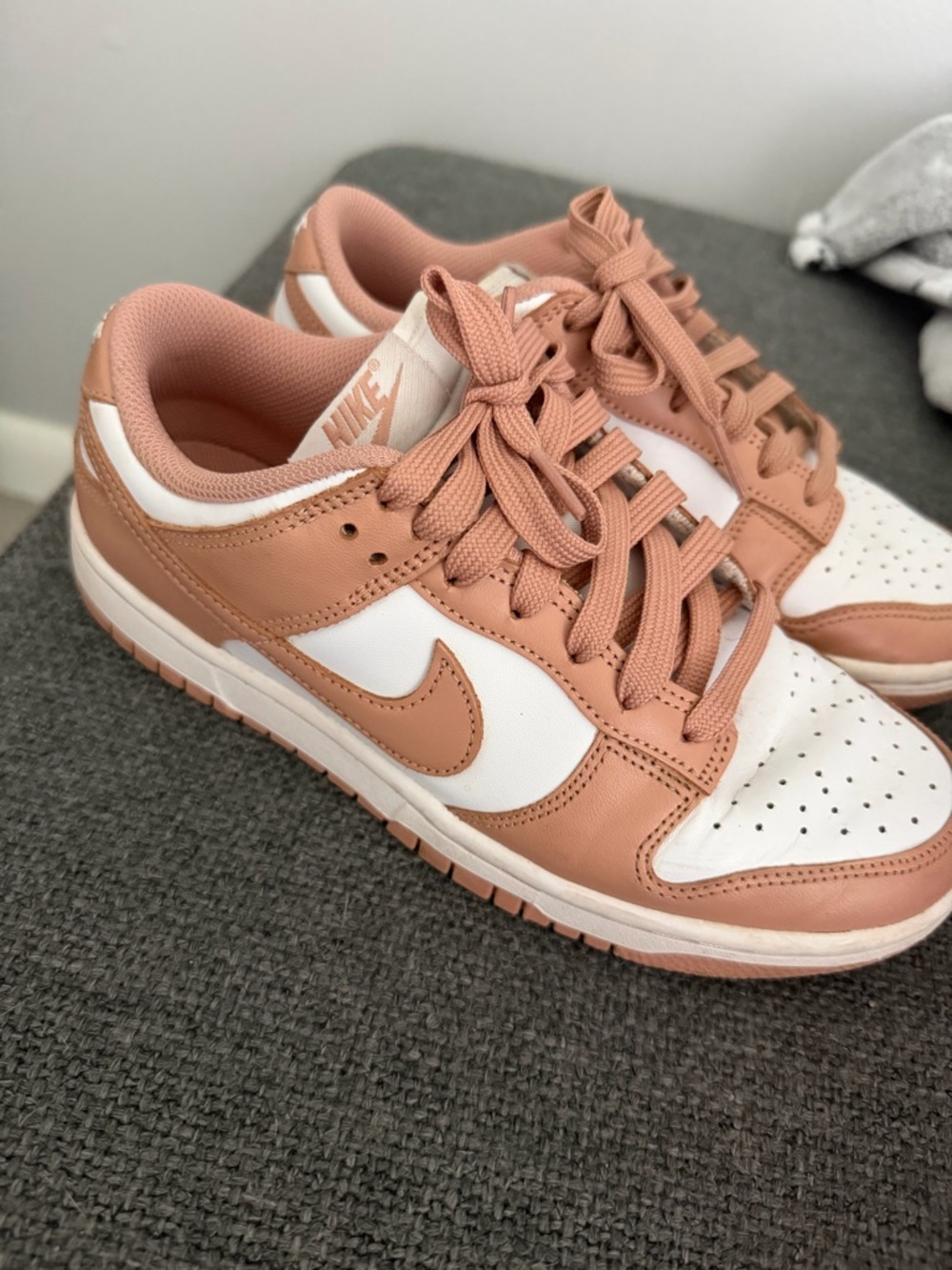Women’s Nike Dunk Low Size 7
